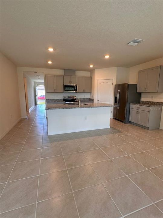 For Rent: $2,600 (4 beds, 2 baths, 1830 Square Feet)