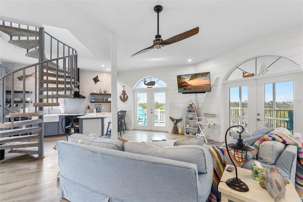 For Sale: $535,000 (2 beds, 2 baths, 1392 Square Feet)