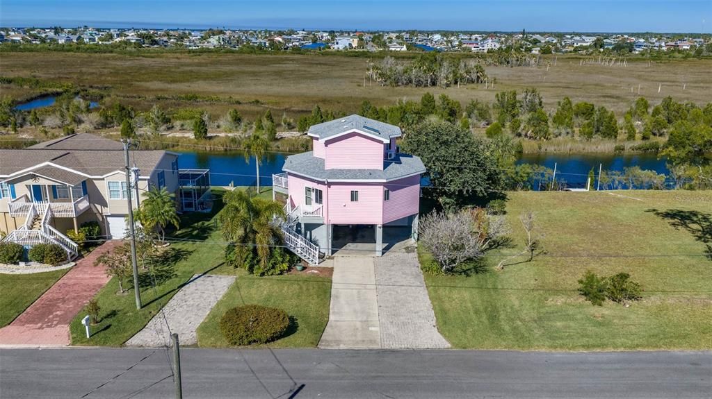 For Sale: $535,000 (2 beds, 2 baths, 1392 Square Feet)