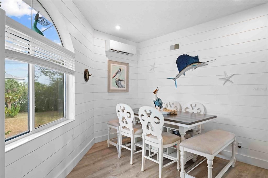 For Sale: $535,000 (2 beds, 2 baths, 1392 Square Feet)