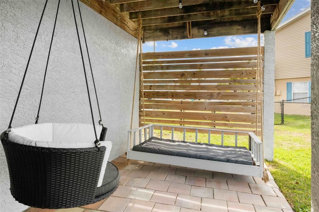 For Sale: $535,000 (2 beds, 2 baths, 1392 Square Feet)