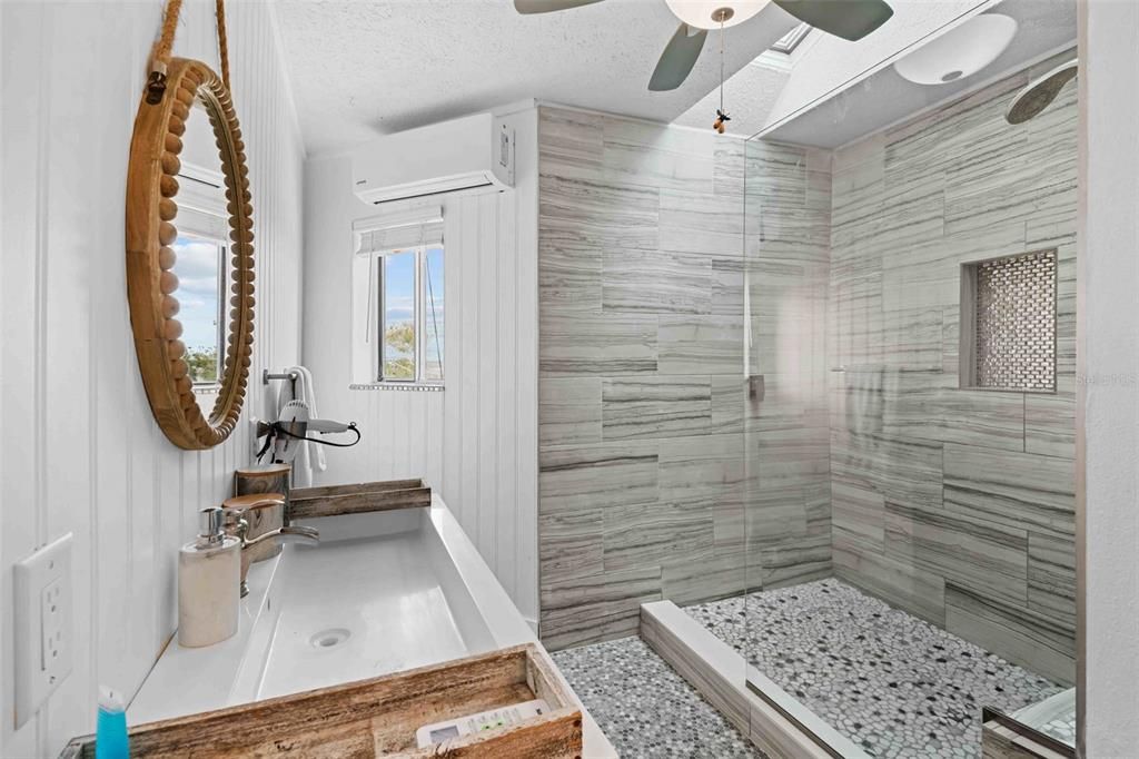 For Sale: $535,000 (2 beds, 2 baths, 1392 Square Feet)