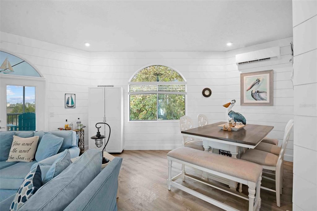 For Sale: $535,000 (2 beds, 2 baths, 1392 Square Feet)