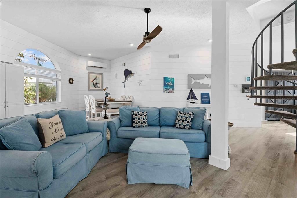 For Sale: $535,000 (2 beds, 2 baths, 1392 Square Feet)