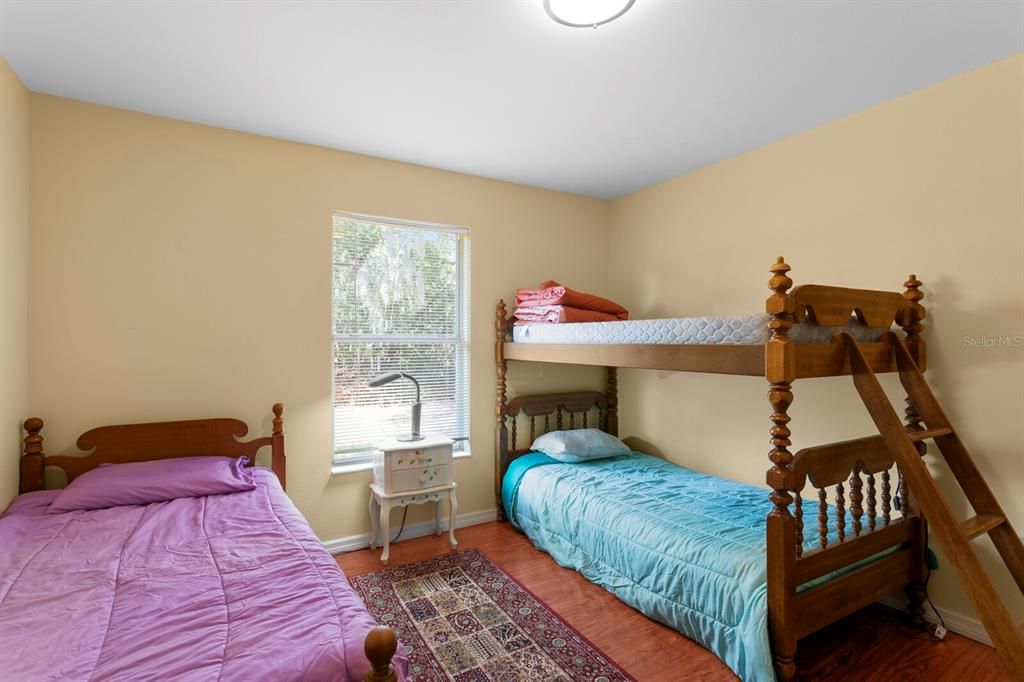 For Rent: $2,400 (3 beds, 2 baths, 1865 Square Feet)