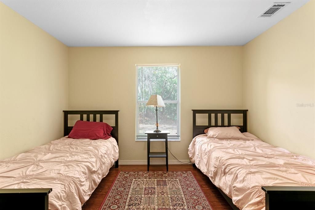 For Rent: $2,400 (3 beds, 2 baths, 1865 Square Feet)