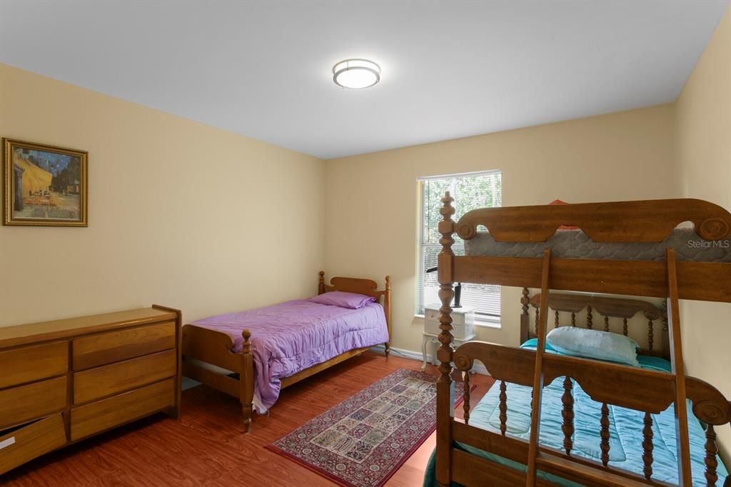 For Rent: $2,400 (3 beds, 2 baths, 1865 Square Feet)