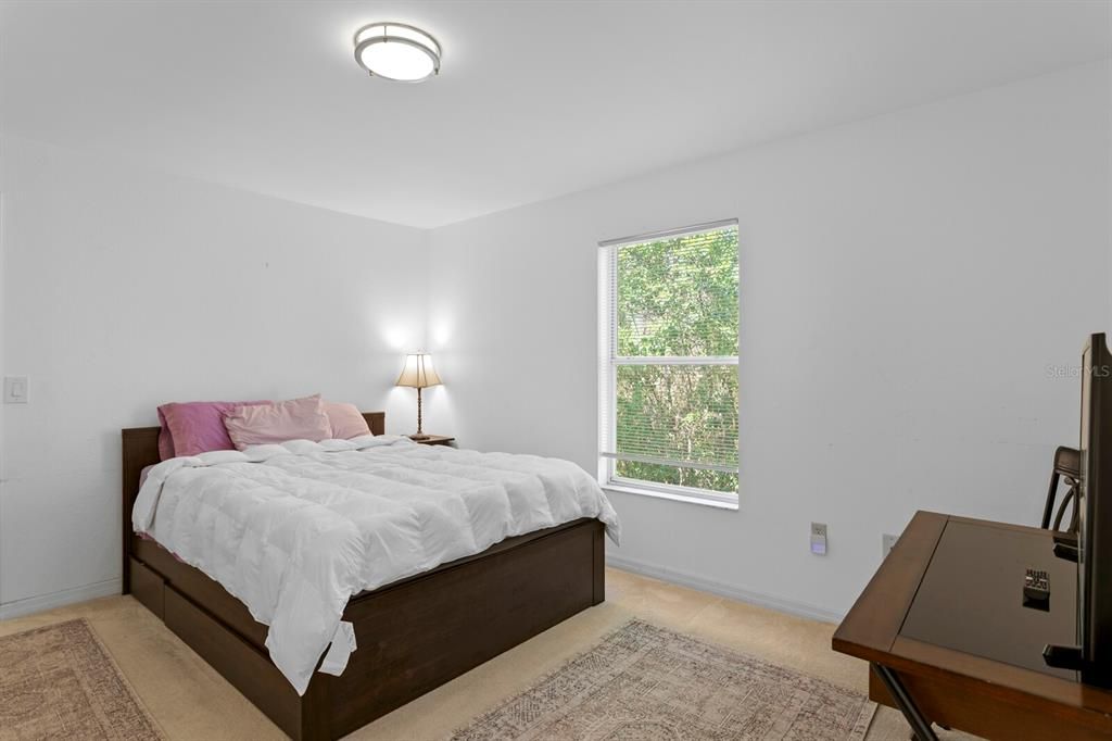 For Rent: $2,400 (3 beds, 2 baths, 1865 Square Feet)