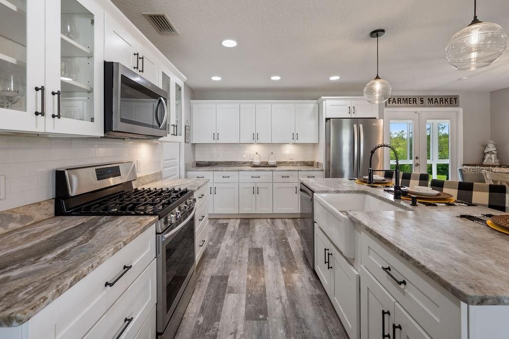 For Sale: $885,000 (3 beds, 2 baths, 1400 Square Feet)