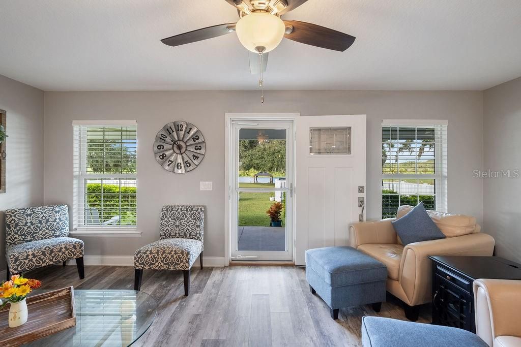 For Sale: $885,000 (3 beds, 2 baths, 1400 Square Feet)