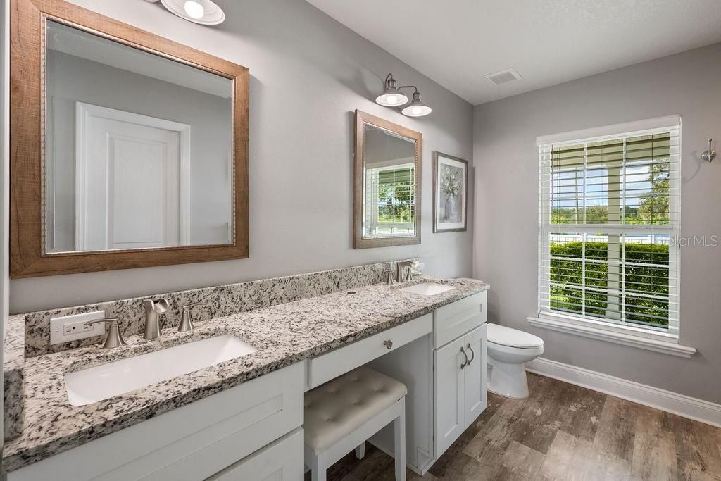 For Sale: $885,000 (3 beds, 2 baths, 1400 Square Feet)