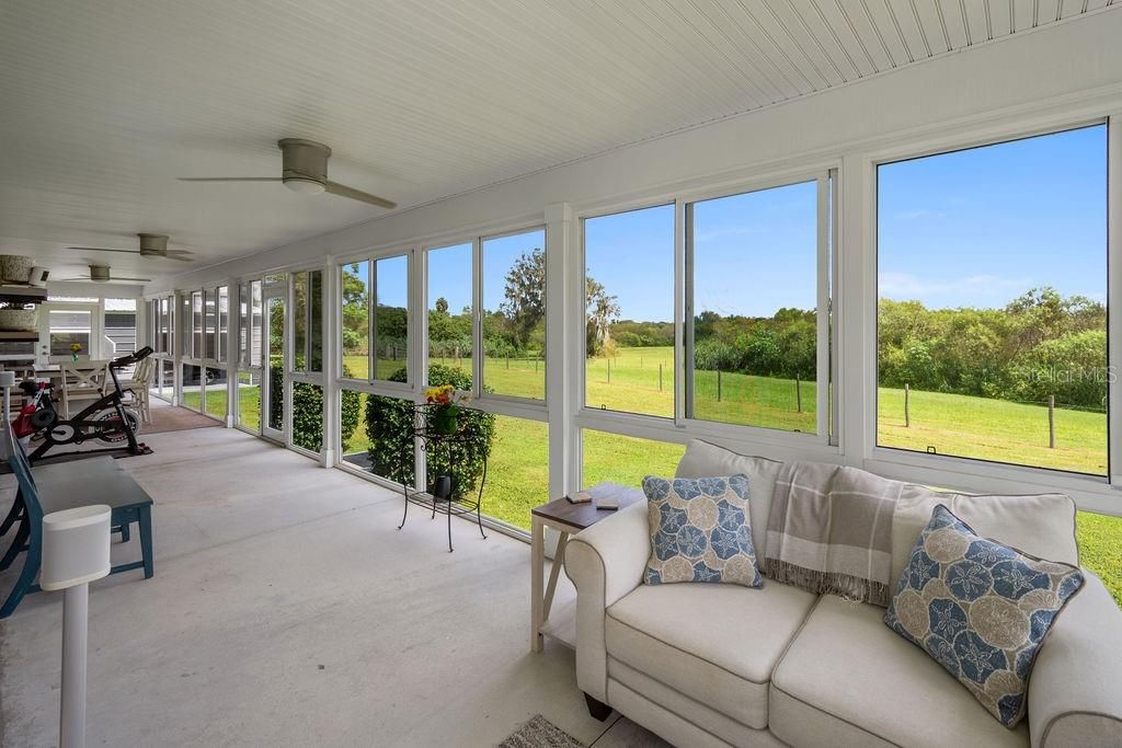 For Sale: $885,000 (3 beds, 2 baths, 1400 Square Feet)