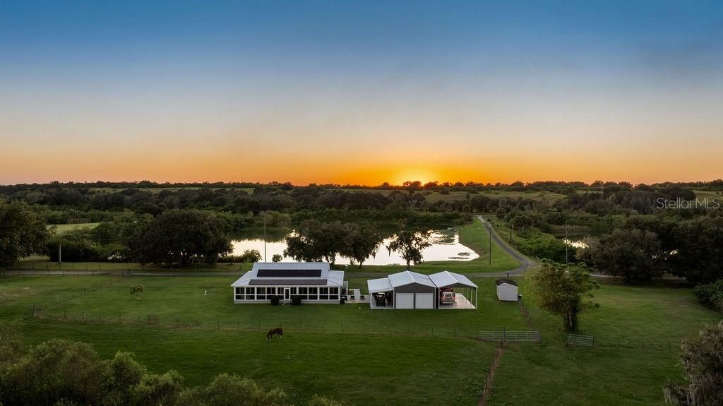 For Sale: $885,000 (3 beds, 2 baths, 1400 Square Feet)