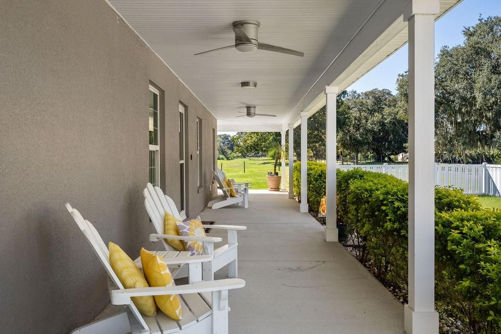 For Sale: $885,000 (3 beds, 2 baths, 1400 Square Feet)