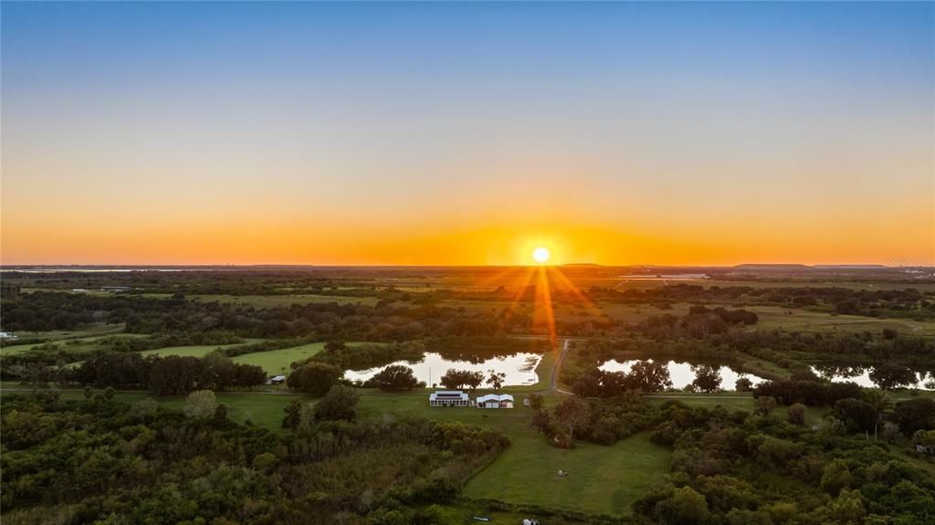 For Sale: $885,000 (3 beds, 2 baths, 1400 Square Feet)