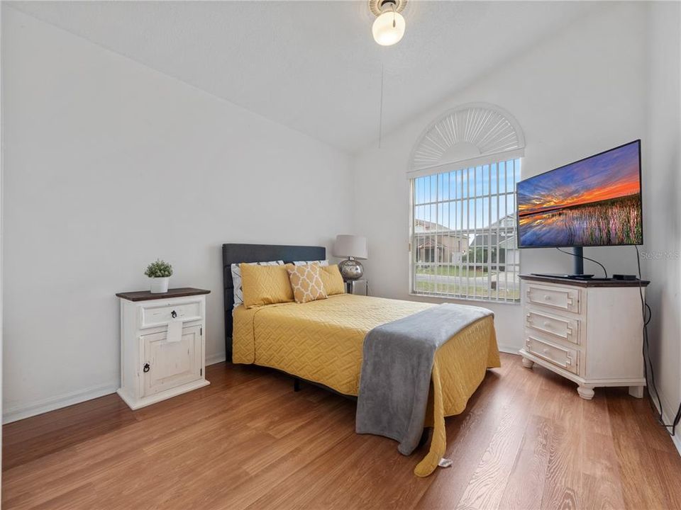 На продажу: $330,000 (3 спален, 2 ванн, 1374 Квадратных фут)