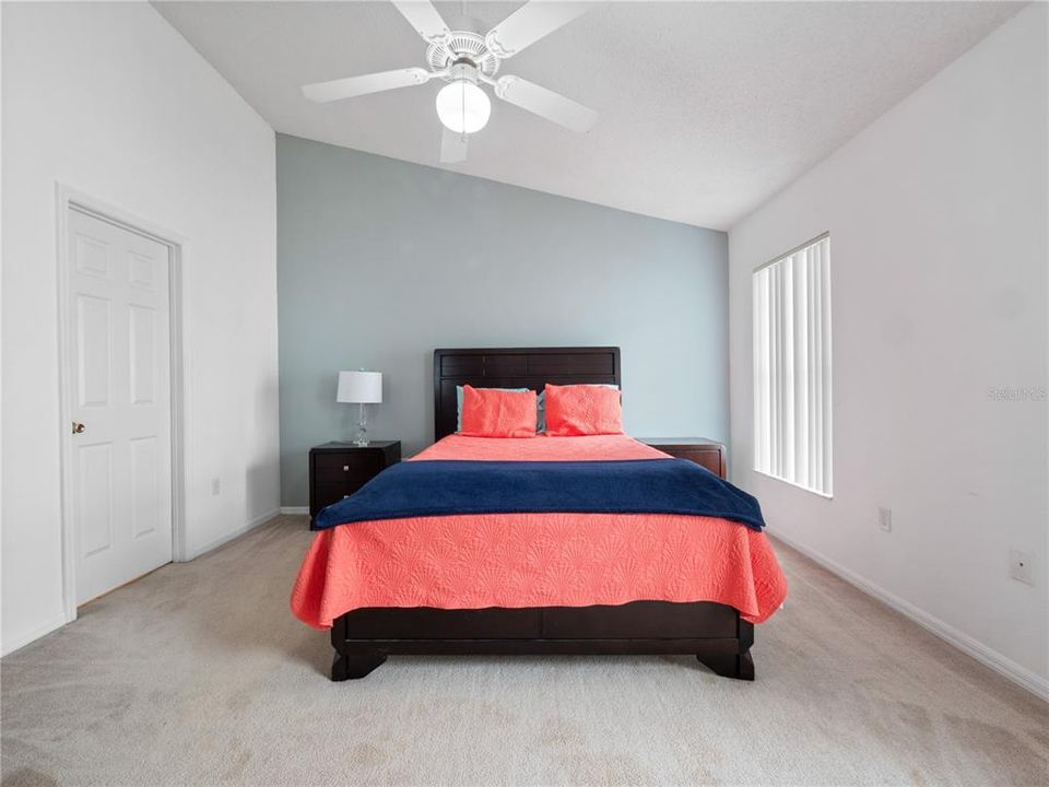 На продажу: $330,000 (3 спален, 2 ванн, 1374 Квадратных фут)