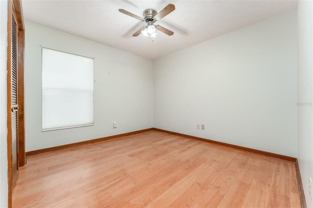 待售: $390,000 (4 贝兹, 2 浴室, 2077 平方英尺)