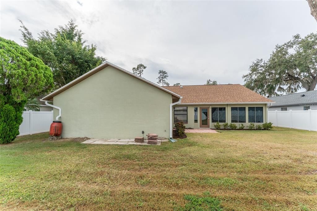 待售: $390,000 (4 贝兹, 2 浴室, 2077 平方英尺)