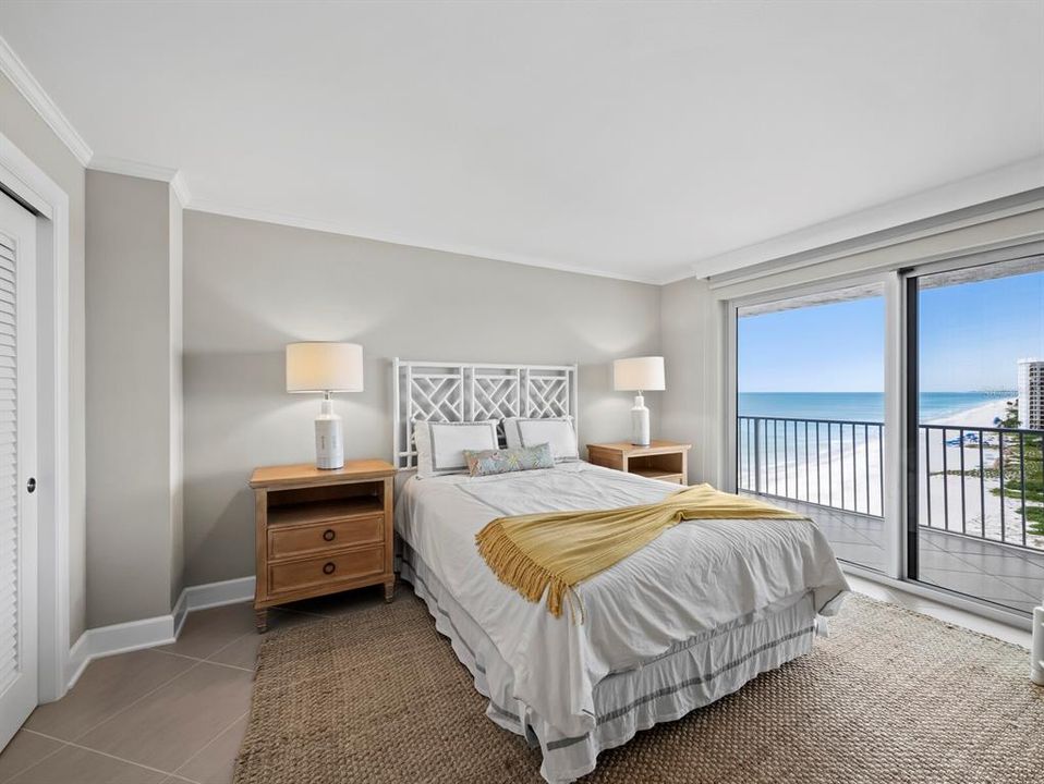 For Sale: $1,395,000 (2 beds, 2 baths, 1235 Square Feet)