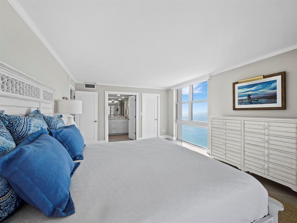 For Sale: $1,395,000 (2 beds, 2 baths, 1235 Square Feet)