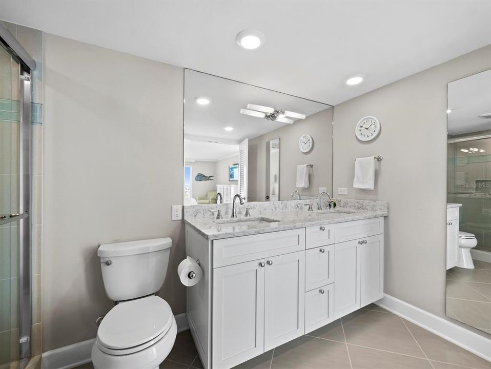 For Sale: $1,395,000 (2 beds, 2 baths, 1235 Square Feet)