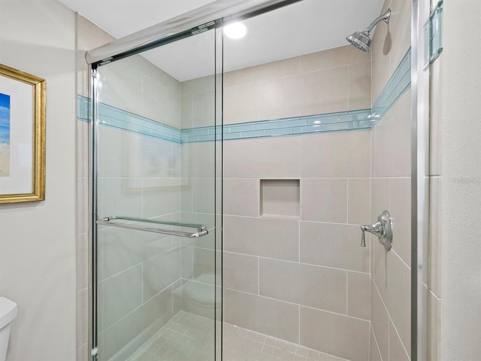 For Sale: $1,395,000 (2 beds, 2 baths, 1235 Square Feet)