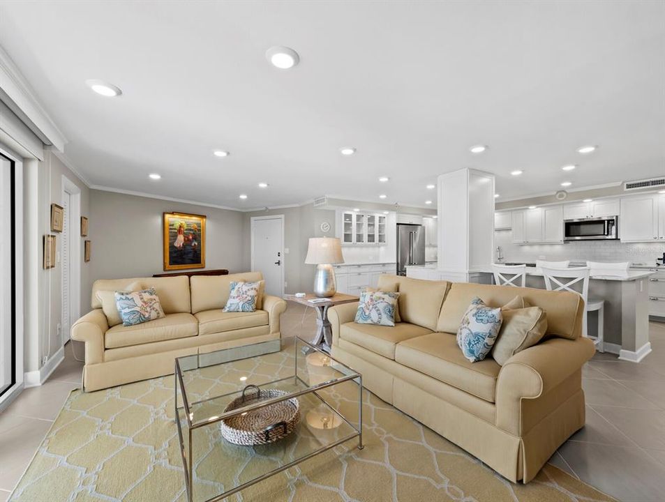 For Sale: $1,395,000 (2 beds, 2 baths, 1235 Square Feet)