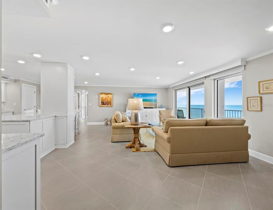 For Sale: $1,395,000 (2 beds, 2 baths, 1235 Square Feet)