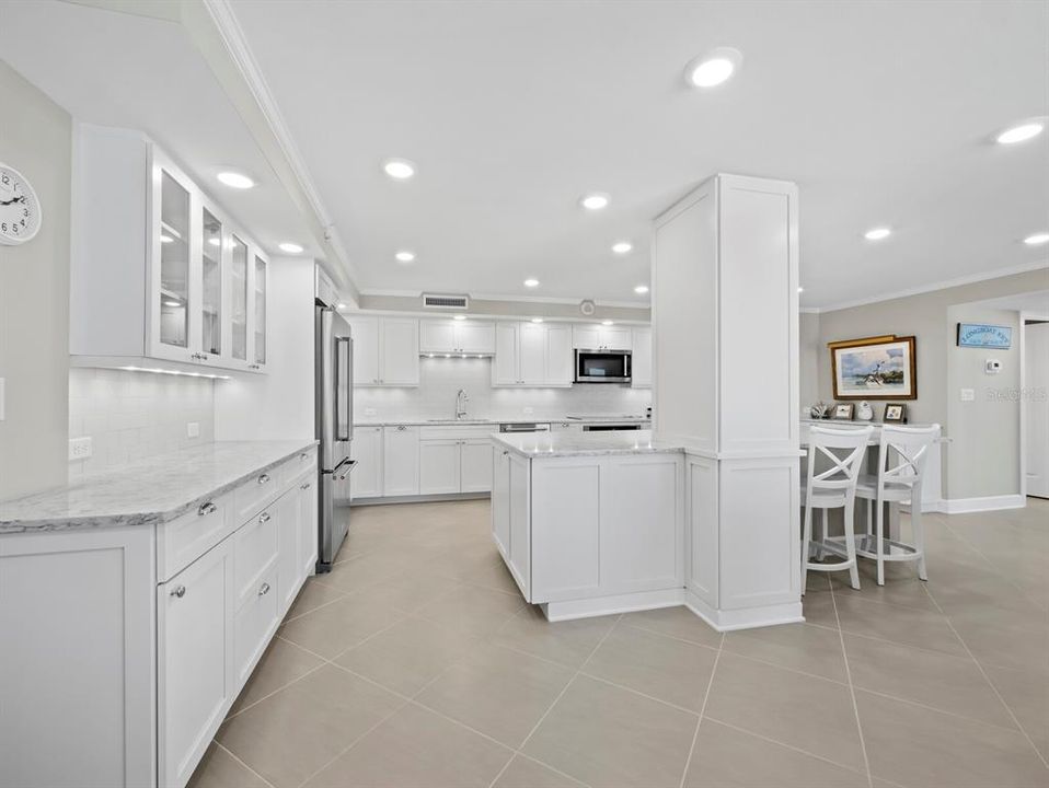 For Sale: $1,395,000 (2 beds, 2 baths, 1235 Square Feet)