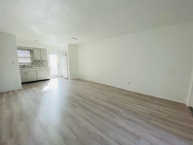 出租: $1,300 (1 贝兹, 1 浴室, 600 平方英尺)