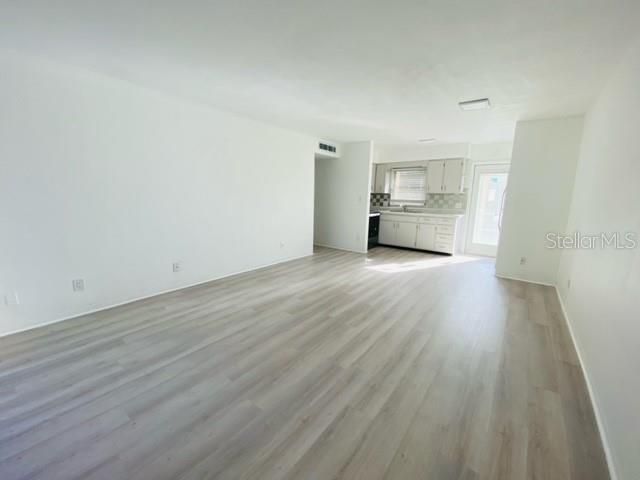 出租: $1,300 (1 贝兹, 1 浴室, 600 平方英尺)