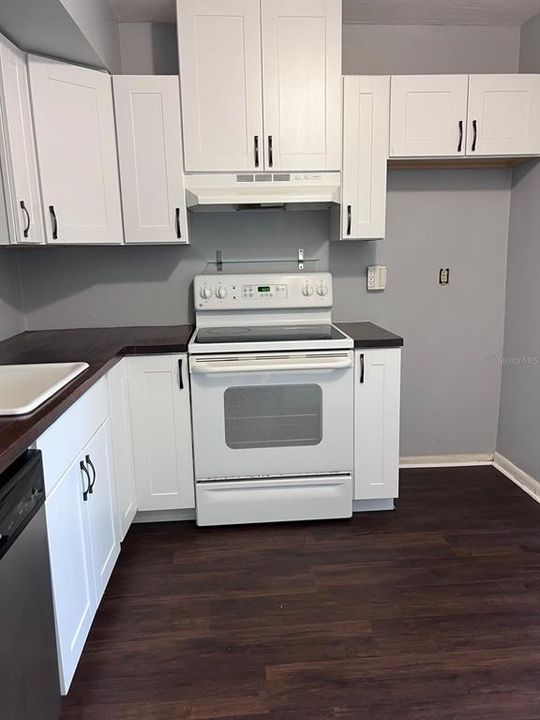 For Rent: $1,895 (2 beds, 2 baths, 1056 Square Feet)