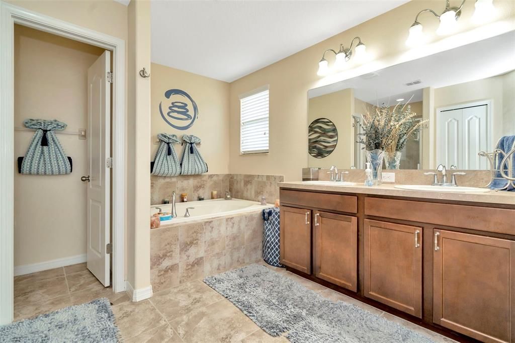 For Sale: $479,000 (4 beds, 2 baths, 2441 Square Feet)