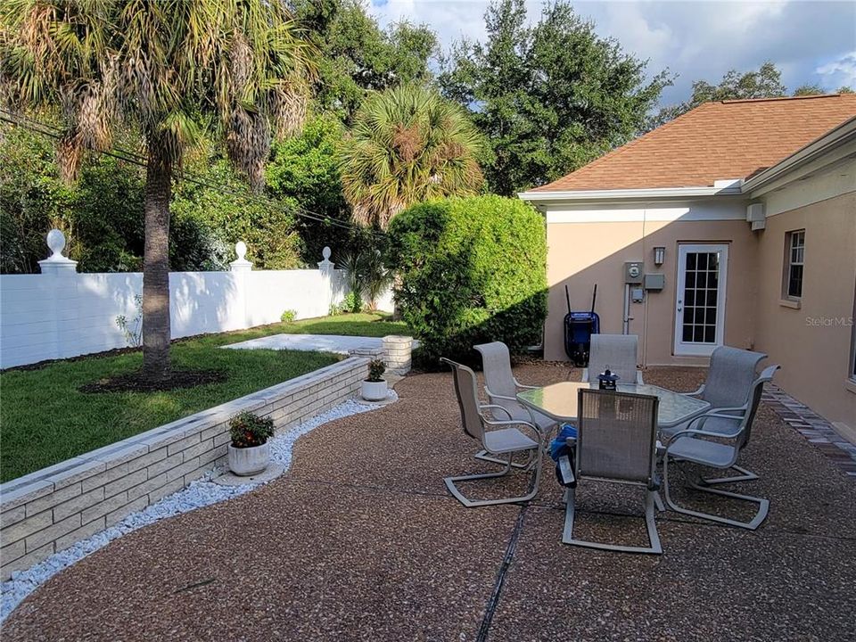 For Rent: $2,475 (3 beds, 2 baths, 2276 Square Feet)