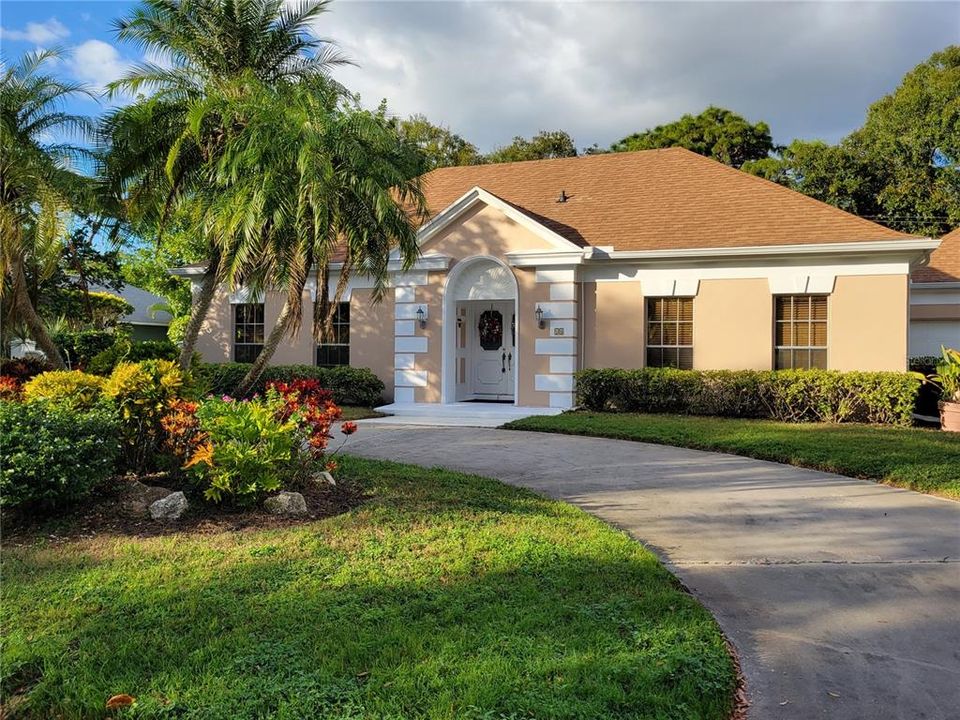 For Rent: $2,475 (3 beds, 2 baths, 2276 Square Feet)