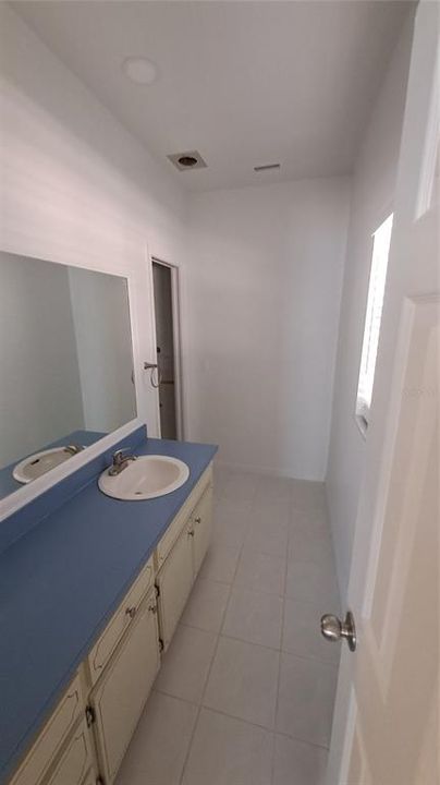 For Rent: $2,475 (3 beds, 2 baths, 2276 Square Feet)