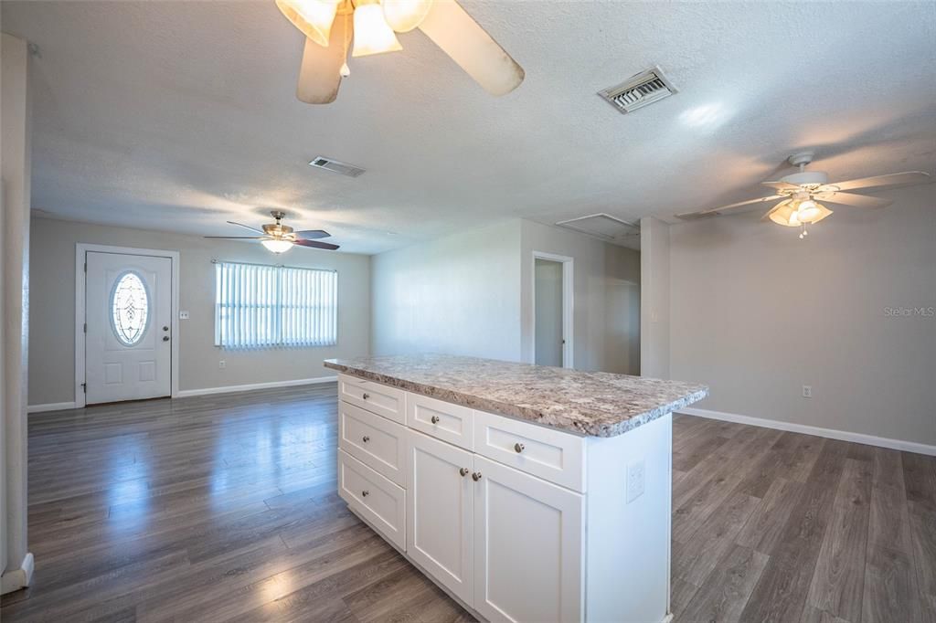 Active With Contract: $285,000 (4 beds, 2 baths, 1444 Square Feet)