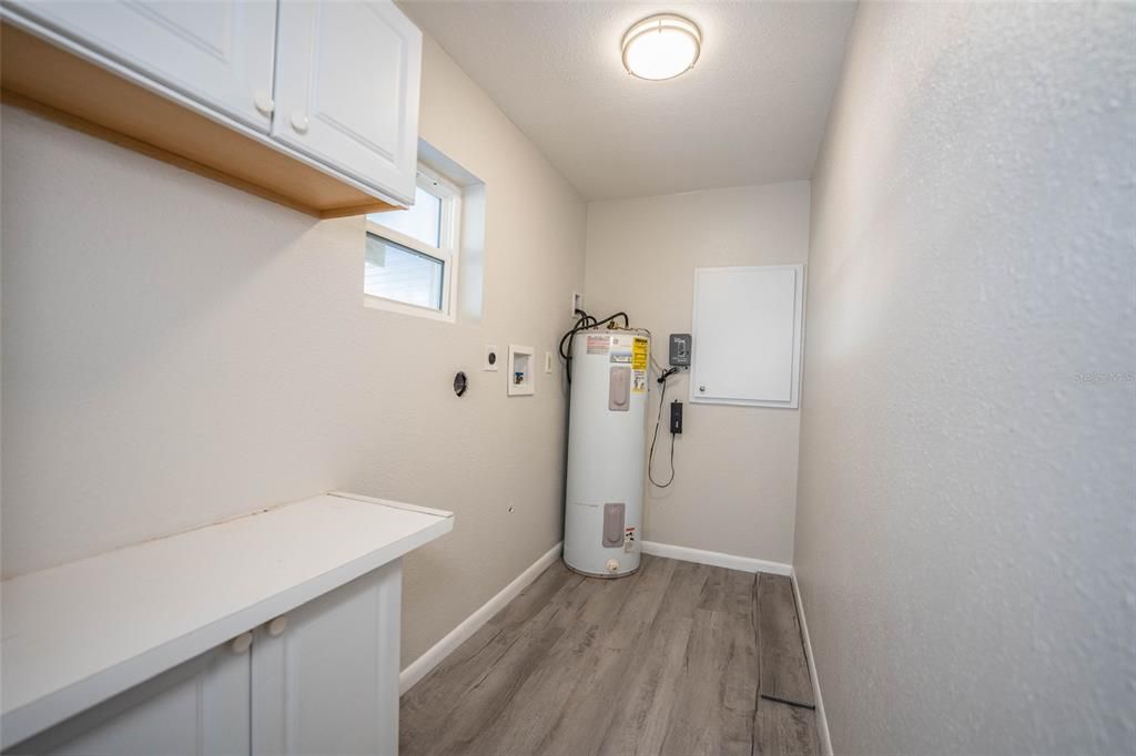 Active With Contract: $285,000 (4 beds, 2 baths, 1444 Square Feet)