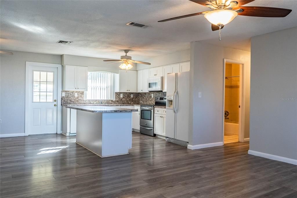 Active With Contract: $285,000 (4 beds, 2 baths, 1444 Square Feet)