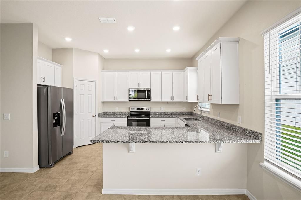 На продажу: $339,900 (3 спален, 2 ванн, 1779 Квадратных фут)