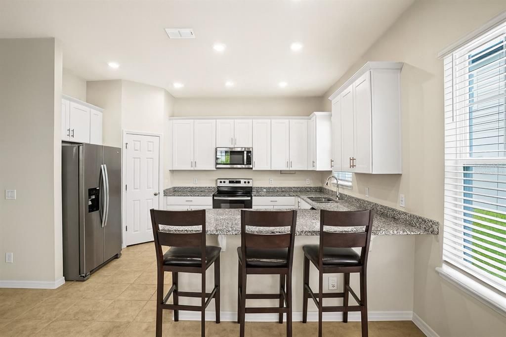 На продажу: $339,900 (3 спален, 2 ванн, 1779 Квадратных фут)