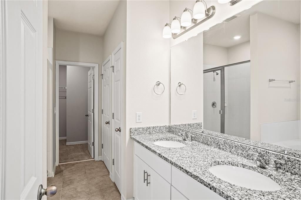 На продажу: $339,900 (3 спален, 2 ванн, 1779 Квадратных фут)