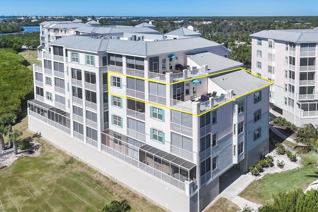 Под контрактом: $1,749,000 (3 спален, 3 ванн, 2142 Квадратных фут)