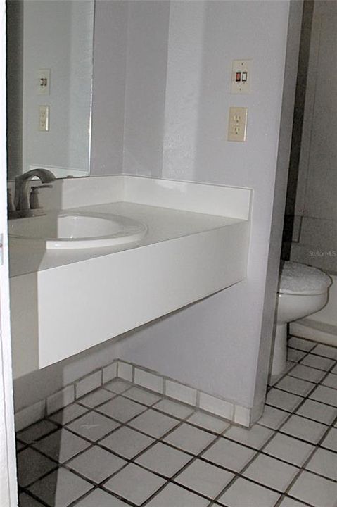 出租: $1,400 (2 贝兹, 2 浴室, 1309 平方英尺)