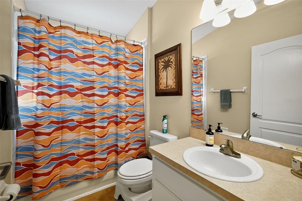 Под контрактом: $416,000 (3 спален, 2 ванн, 1780 Квадратных фут)