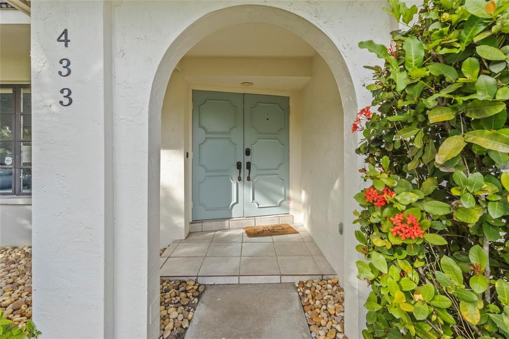 En Venta: $649,000 (3 camas, 2 baños, 1936 Pies cuadrados)