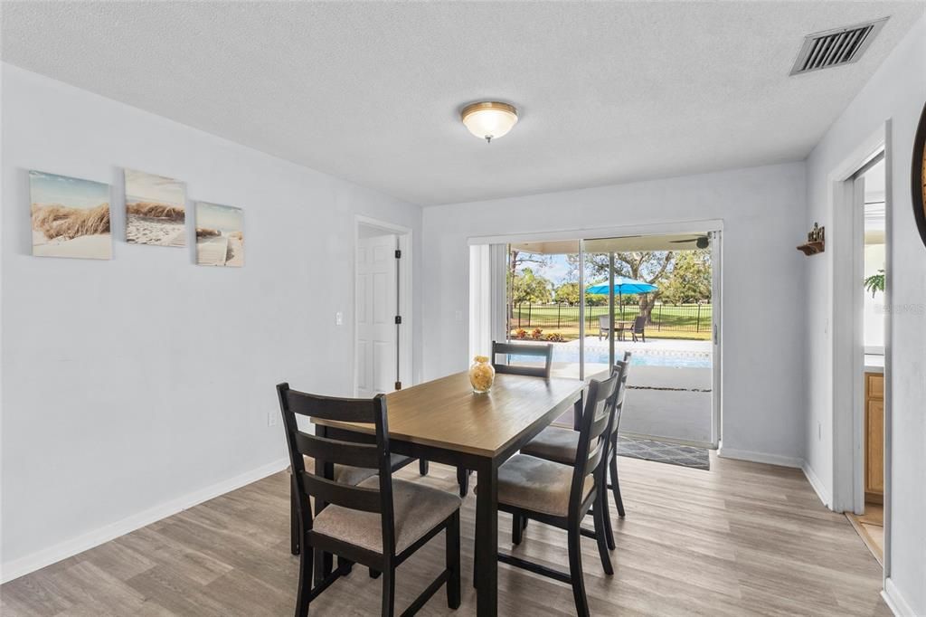 En Venta: $649,000 (3 camas, 2 baños, 1936 Pies cuadrados)