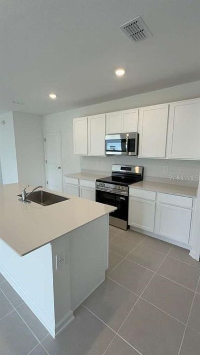 En Renta: $2,150 (4 camas, 2 baños, 1874 Pies cuadrados)