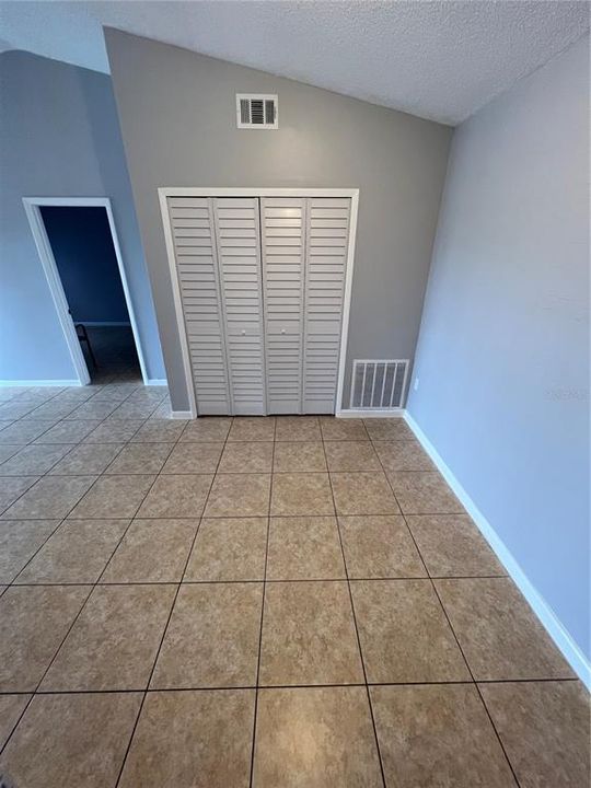 For Rent: $1,600 (2 beds, 2 baths, 1073 Square Feet)